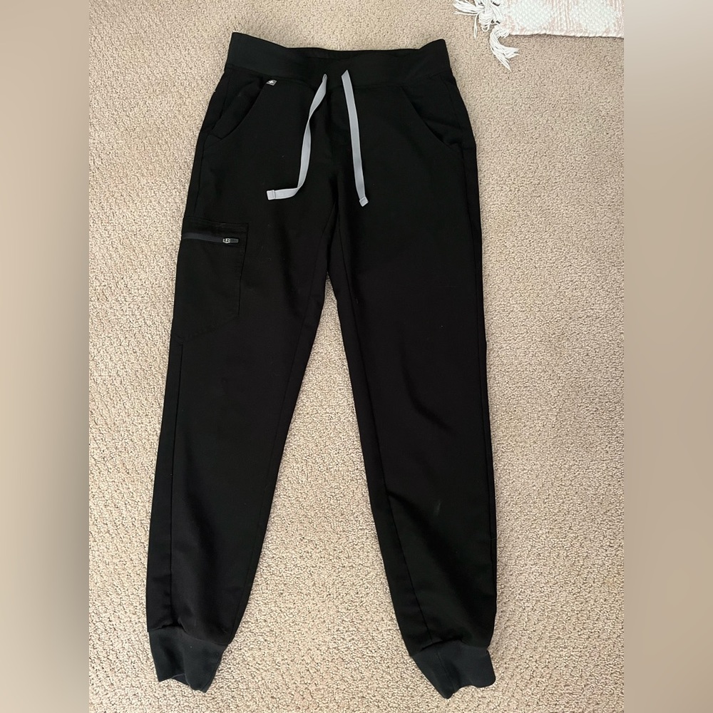 Black XS Figs scrub jogger pants